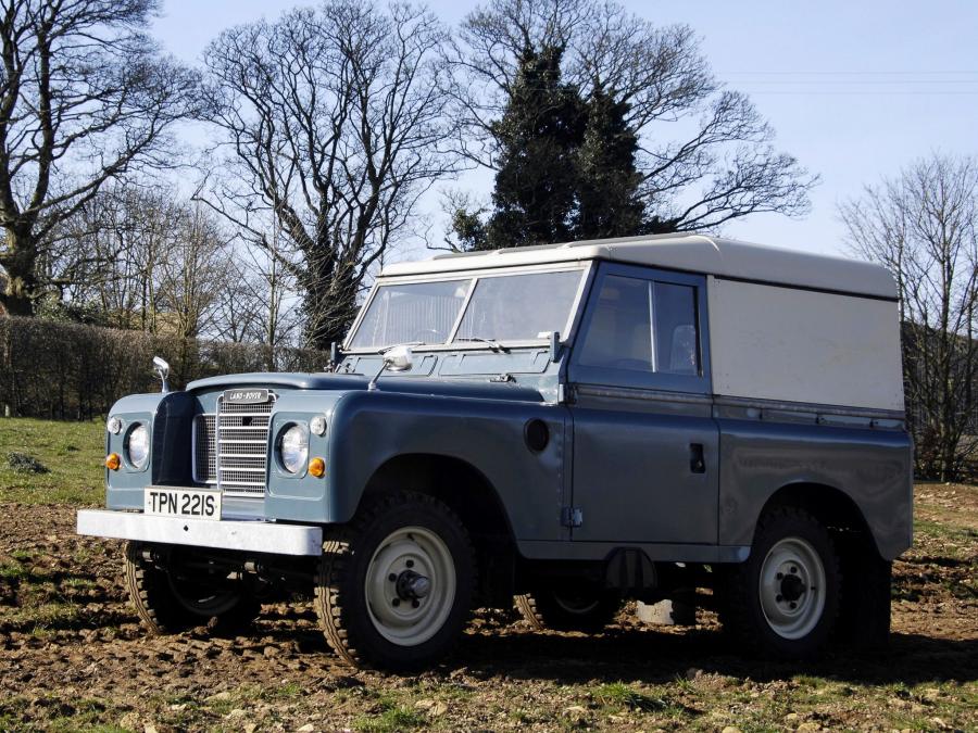  Land Rover Series III 88 Hard Top 1971 года  (фото 2 из 2)